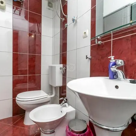 2 Bedroom Apartment *